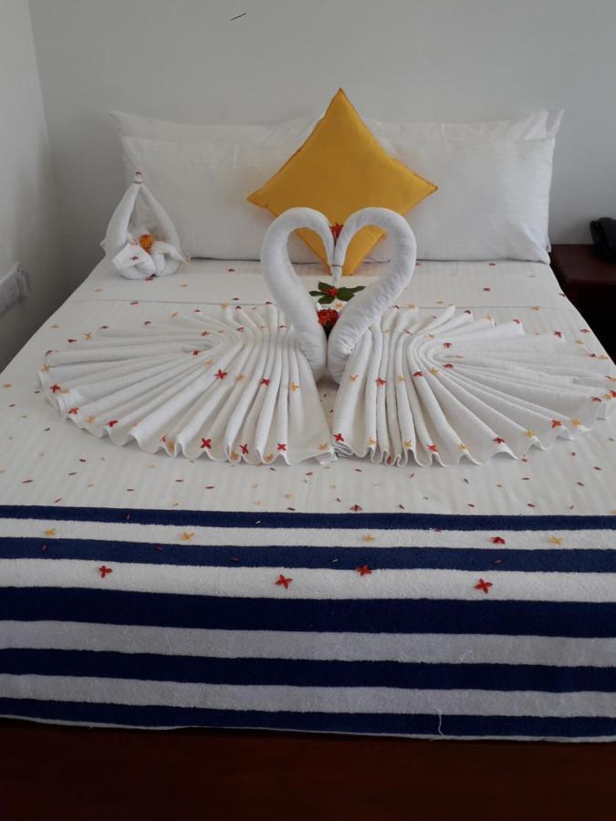 J7 Villaj Resort ตรินโคมาลี ภายนอก รูปภาพ