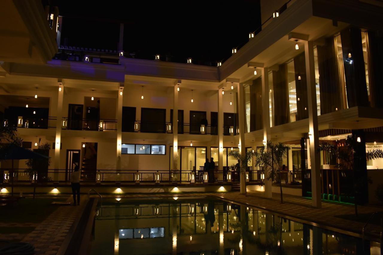 J7 Villaj Resort ตรินโคมาลี ภายนอก รูปภาพ