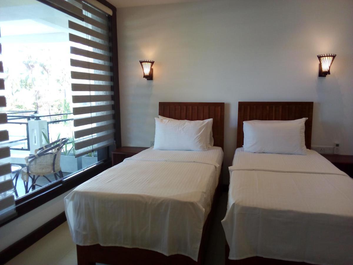 J7 Villaj Resort ตรินโคมาลี ภายนอก รูปภาพ