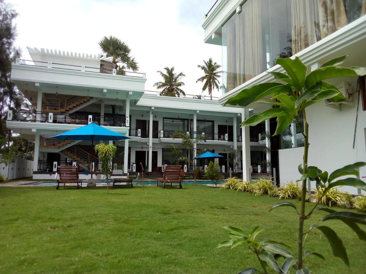J7 Villaj Resort ตรินโคมาลี ภายนอก รูปภาพ